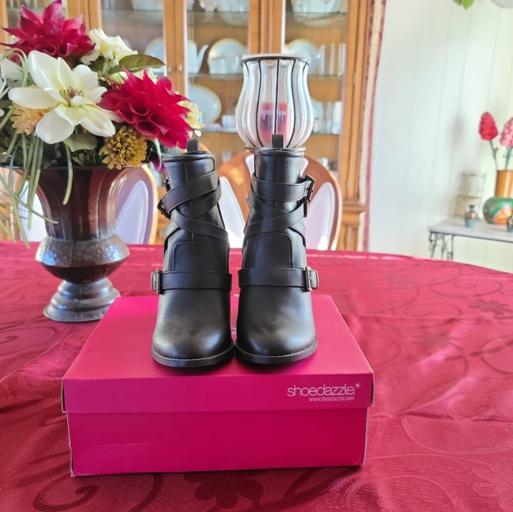 Shoes - Picture 3 of 5